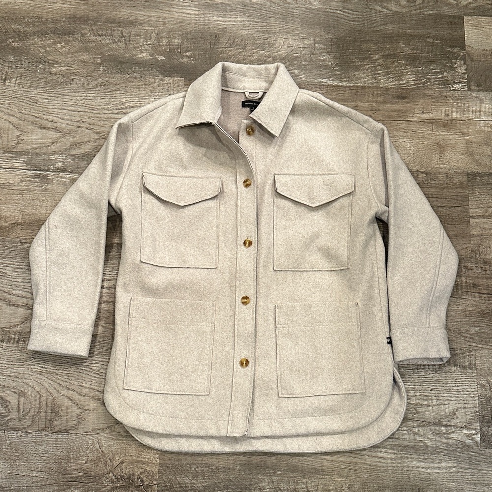 Banana Republic Women's Small Structured 4 Pocket Shacket in‎ Light Beige